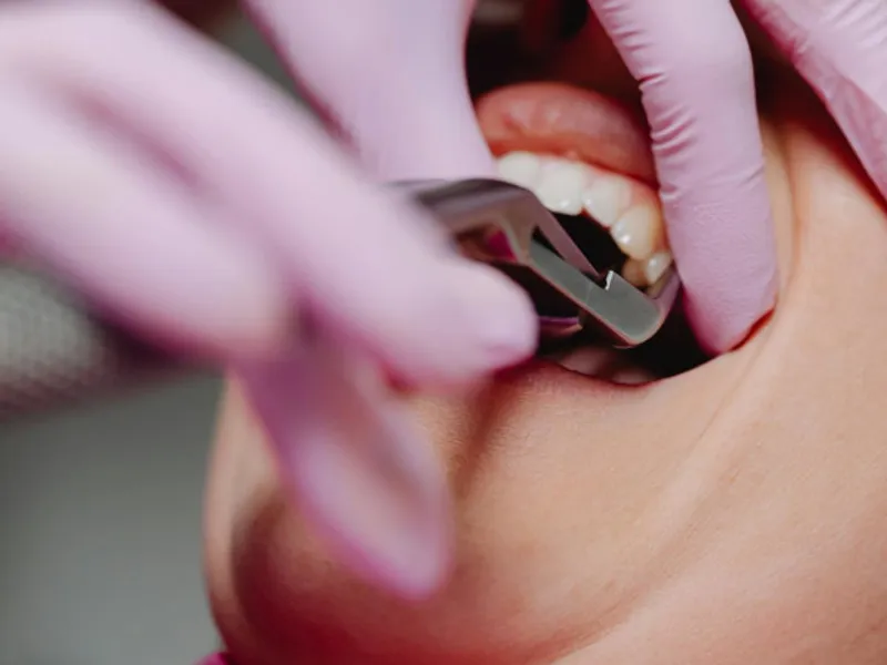 A gentle icon representing oral care or a comforting clinical environment photo.